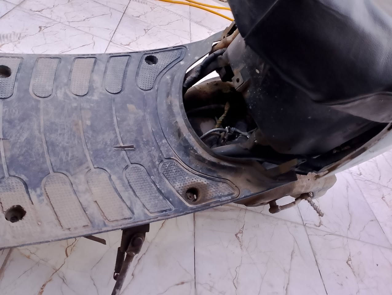 سلام عليكم
دراجه بطه للبيع 
دبل سكليتر 
دراجه شغال و تمشي خيره من الله 
ما ناقصه شي 
الكفر الكدام موجوده و الحاضنه موجوده و الصفاحيات الجوه هم موجودات 
رايده ب150وبيه مجال مستعجل عله البيع .مكاني نجف حي الميلاد 
رقمي ***********
