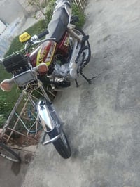 اسلام عليكم  دراجة للبيع موديل 21محدثة 23 دراجة مكفولة  السعر 400و50 0...