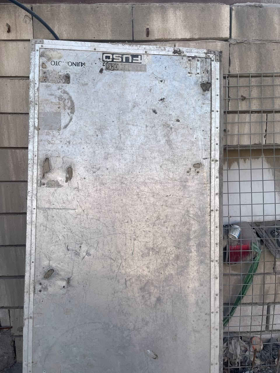 السلام عليكم زوج باب خافضة لبيع ستيل سعر 3$اوراق عنوان ناصريه***********
