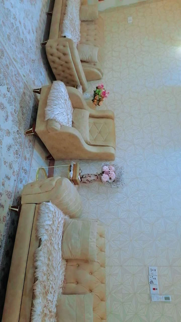 زوالي كاشان 2*3 /700 شان جديد سعر وحده 150 تخم 10 مقاعد سعر 950 عنوان كربلاء استفسار *********** كربلاء, العراق
