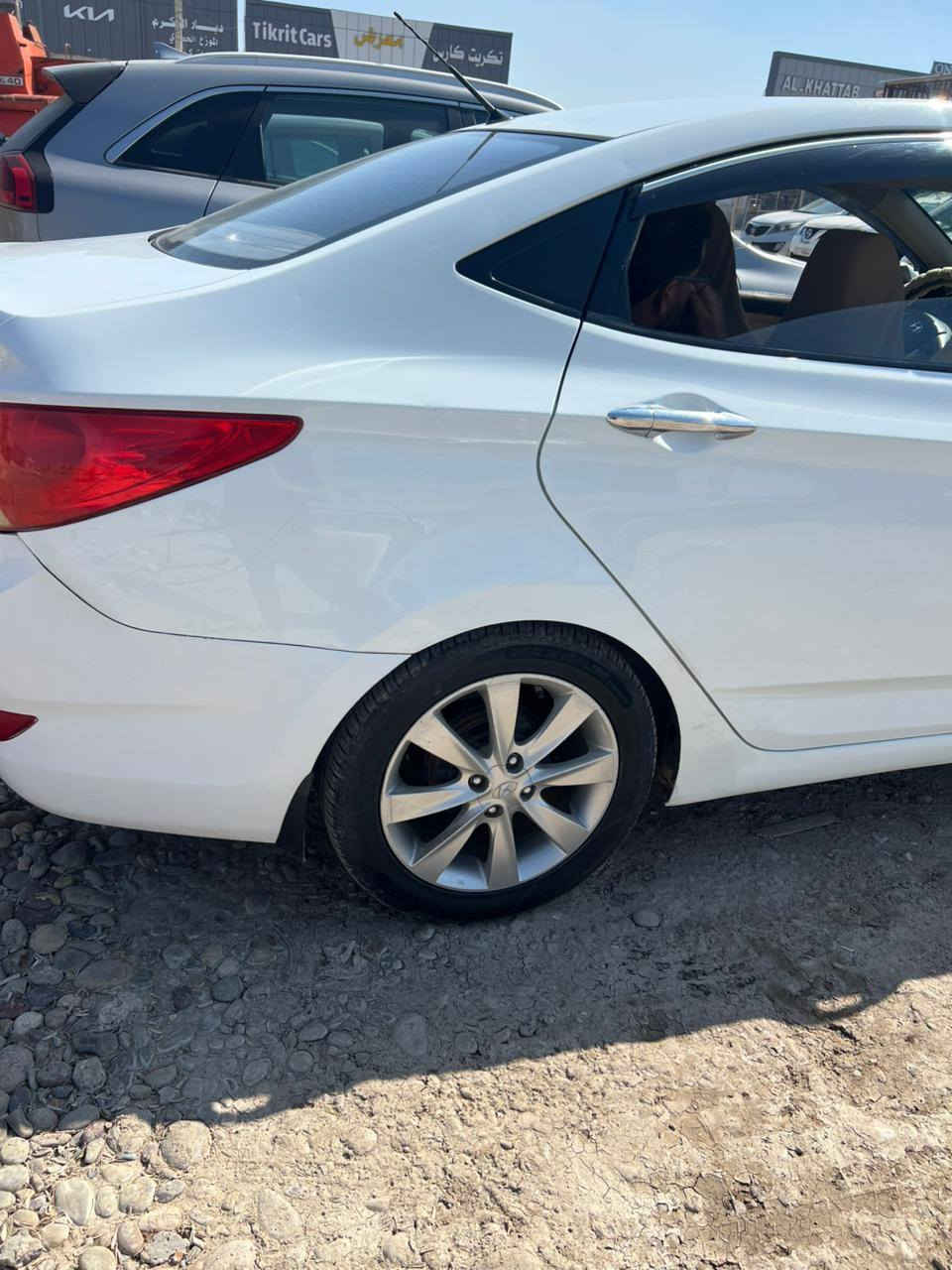 2013. خليجي محرك 1600 
السعر .100 وبيها مجال بسيط
للاستفسار.***********
