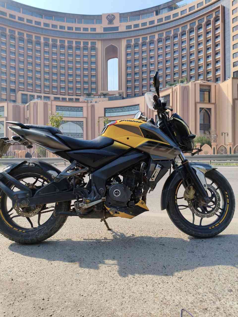 دراجه بولسر ns200 كفاله عامه
زنجيل جديد 
 تايرات مال بطح للجماليه والرزانه جدد 
تاخذها و تدعيلي اوراق كامله مكمركه باقي ستلام الوحات وعفتها صار عندي ضرف دراجه براسها 1000حض
 رقم 0750 061 2798
متواجد خاص اذا مو شراي لا تعبني 
سعر 1850وبيها مجال
