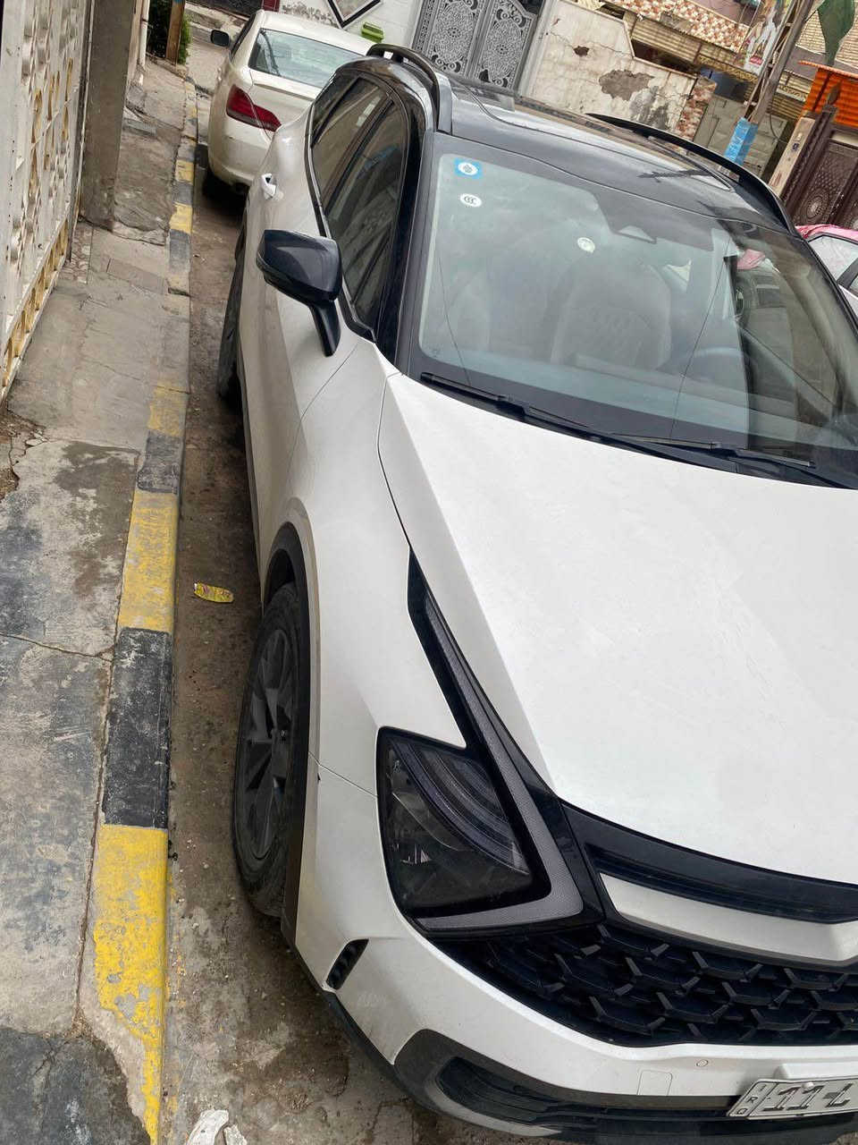 السلام عليكم 
للبيع كيا سبورتج وارد صيني فول الفول هايبرد
بانوراما
كير ماوس
شفتات ستيرن
كراسي كهرباء
داخل ابيض
خزن مقاعد
تدفئة تبريد مقاعد
قيادة الية
رادار امامي وخلفي وجانبي
محرك 2000 دوش
مري شفط
شاشة كبيرة متصله
سماعات هارمن كاردن
وبعد هوايه مواصفات
السيارة رقم بغداد وتحويل ثاني يوم
ماشية 36 الف وقابل للزيادة
بيها طخة بسيطة بالصندوك ومامصلحها 
السعر 21000$
يعني شدتين وعشرة وبيها مجال بسيط
مكاني الحرية *********** بغداد, العراق
