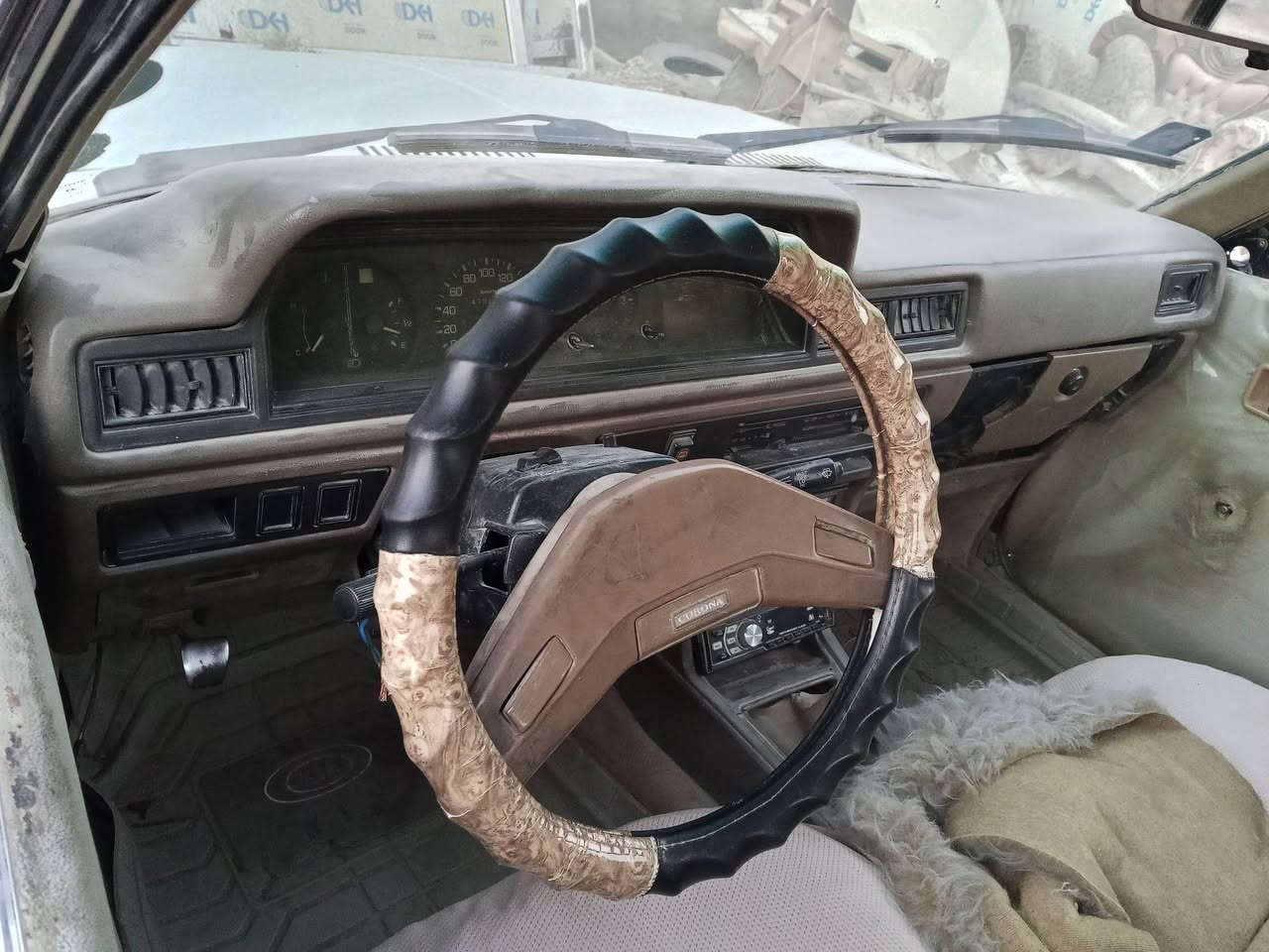 كرونا موديل 1981 كير ومحرك وحداديه وتخم تاير مكفولات سنويه لل2028 تحويل مباشر السعر 25 ورقه وبي مجال بسيط السيارة كربلاء للاستفسار ***********
