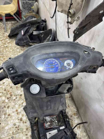 دراجه كامكو للبيع طافيه ماعرف شبيه يعني كوم حديد كوم حديد مكان الدراجه الكريعات   
السعر ١٥٠ الف 
  
***********
