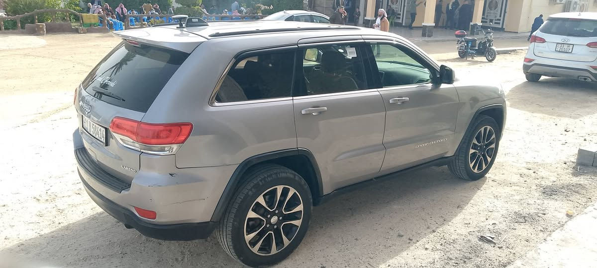 سلام عليكم جيب لاريدو 2016 بغداد بسمي تحويل مباشر مكان فلوجة حادث جاملق امامي وباب ول باقي كفاله السعر 195 الاستفسار ***********
