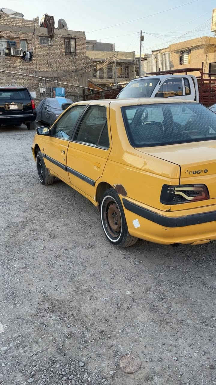 سلام عليكم  بيجو بارص مديل 15بسمي تحويل ثاني يوم سياره بيه تبديل باب الصدر تبريد شغال  صدر مامي وخلفي كله جديد، غرمات هيئة مصفره مكاني بغداد الامين متواجد وتساب ماجاوب عله ماسنجر *********** السعر 38 وبيها مجال
