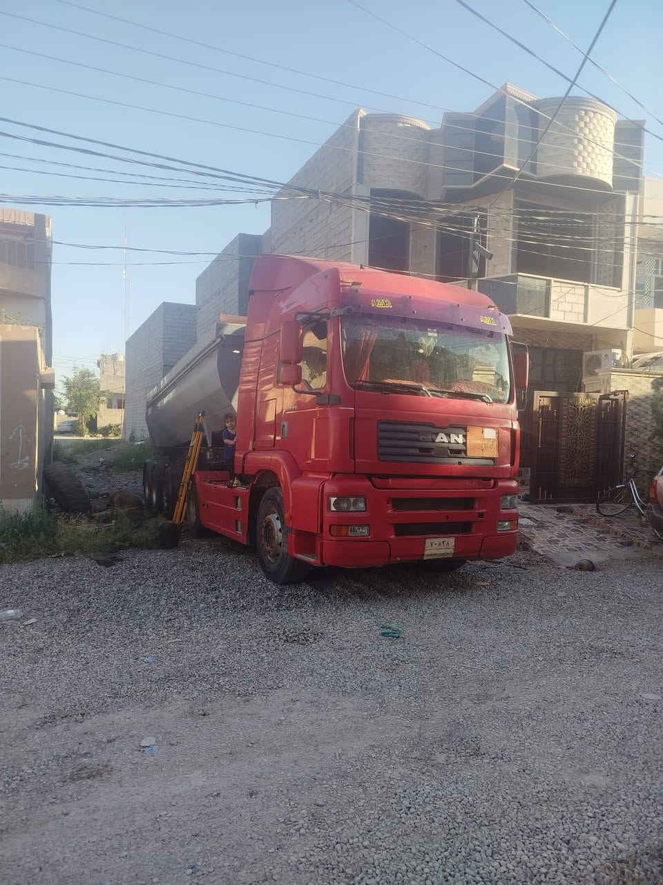 مان تيكه 2003 نساف مربوطه بدي مايلر الماني نضيف بلادي محرك 460 مجفت    شرط التحويل سنويه ساقطه سليمانيه سعر 175 مكانها ديالى للاستفسار ***********
اخوان مكلف بل نشر الي يريد يستفسر يتصل على الرقم
