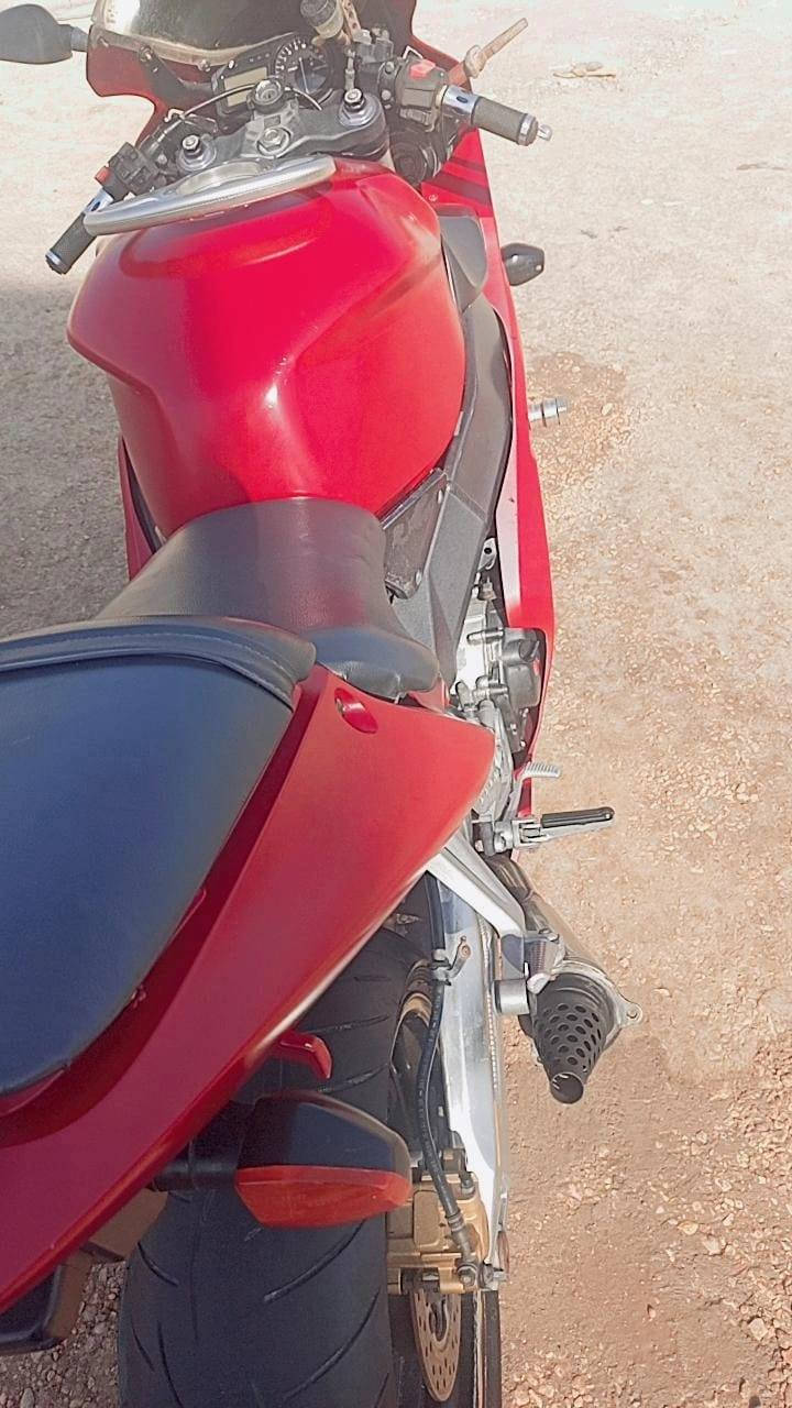 سلام عليكم عندي دراجه ديفل 1000 RR الدراجه لطشت مكينتها لان نتركت بدون دهن لا اكثر ولا اقل للتواصل ***********. للتواصل ع الواتس *********** مكاني دوانيه
