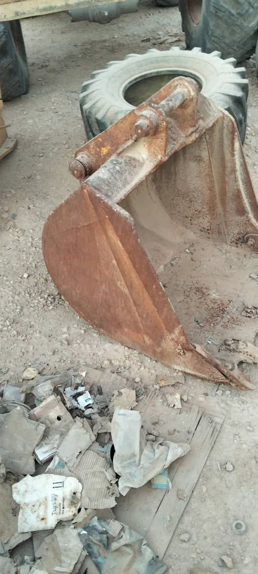 سلام عليكم 
 كيله جي سي بي 
75 قياسها بريطاني  بلادي 
 بلنجف ***********
