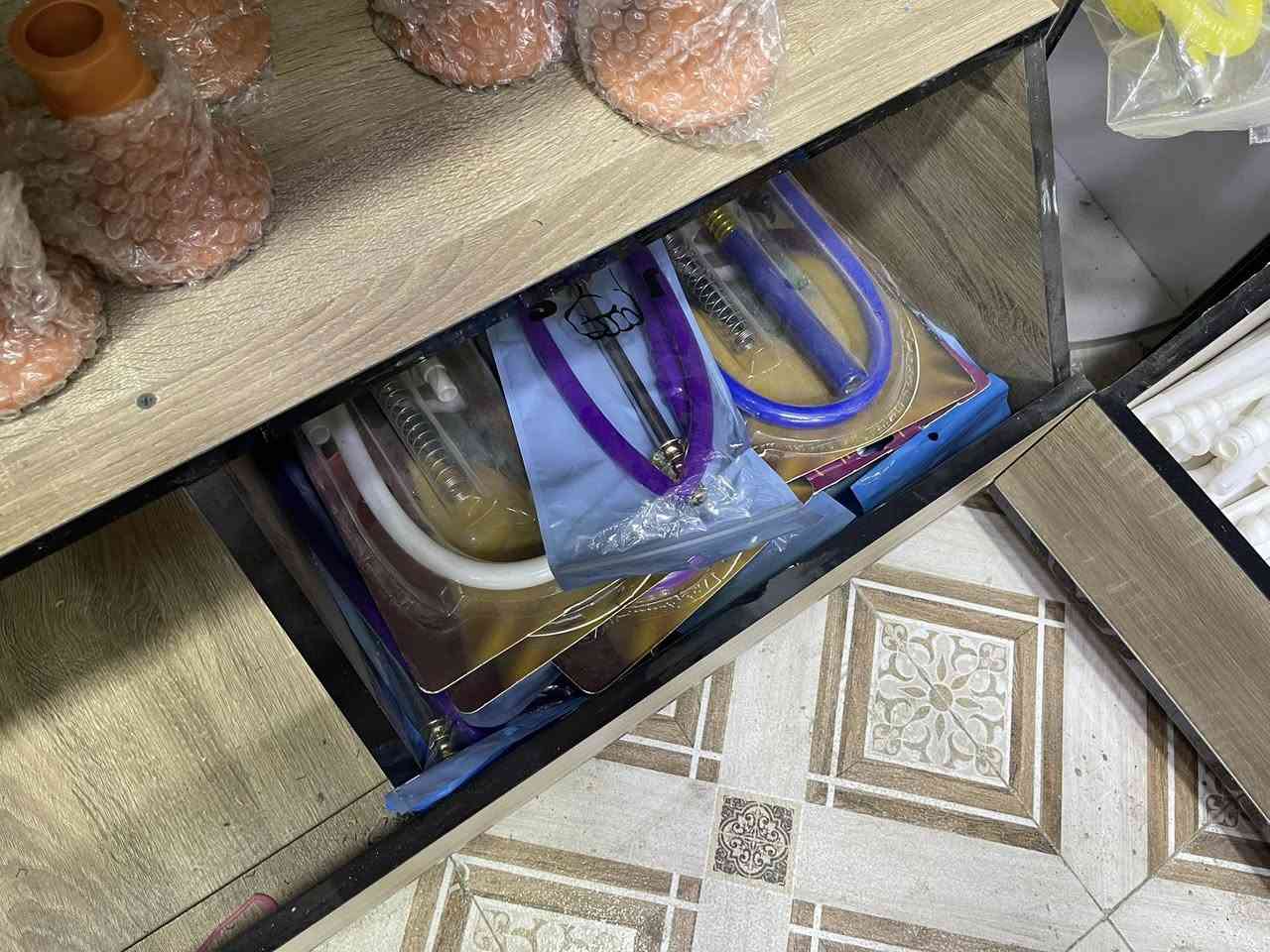 طاولي خشب ثقيل عدد ٤ سعر الواحد ١١
فناجين زينه عدد ٨ سعر ١.٥٠٠
قامجيات عدد ٧٥ سعر ٢٠٠٠
نراكيل الماني سل ستيل عدد ١٠ سعر القطعه ٢٥ 
نراكيل طه عدد ٤سعر القطعه كامله ب ٧٠ 
ناركيله خليل مامون عدد ١ سعر ٣٠
شبج نراكيل عدد ١٦٠ سعر القطعه ٥٠٠ 
صواني نراكيل مشكل عدد ٢٤٠ سعر القطعه ٥٠٠
بكار ناركيله طه عدد ١٠ سعر القطعه ٨
شيش نراكيل اصليه عدد ٤٠ سعر القطعه ٣٠٠٠
فحم وناسه كارتون كامل أبو الكيلو 
فحم الشيشه الشرقيه كارتون كامل أبو الربع 
مناقل ناركيله عدد ٩ سعر القطعه ١
نراكيل الماني صغير عدد ٨ سعر القطعه ١٤
ناركيله سياره عدد ٧ سعر القطعه ١٢
زبانه ناركيله عدد ١١٠ سعر القطعه ٢٥٠
الاستيك ناركيله عدد ٩٠ سعر القطعه ٢٥٠ 
معسل نراكيل مشكل عدد ١٤٥ سعر القطعه ٧٥٠
فرج شيش وبكار سعر القطعه ٧٥٠
بكار صاج عدد ٣ أبو ٥٠ سعر القطعه ٥٠٠٠
منكاش ناركيله عدد ٧٠ سعر القطعه ٢٥٠
*********** بصره
