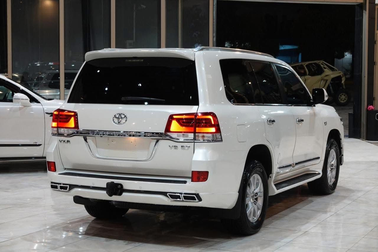 مصفحة (B6+) 
نوع المركبة / لاند كروزر EXR
موديل / 2018
حجم المحرك ونوع الوقود /  V8 5.7 بانزين
الممشى / 38.000km
عنوانها / سليمانيه
للمزيد من العلومات اتصل / ***********
***********
