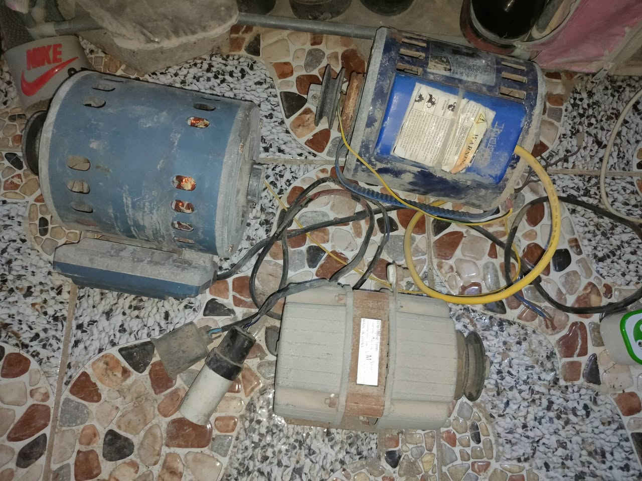 للبيع مواطير مبردات اصليه حجم كبير السعر ٢٥ قفل الواحد وصيغير ٢٠ قفل 
نجف حي الوفاء


**إذا كنت صاحب هذا الإعلان وتريد حذفه لأي سبب، رجاءا أرسل رسالة إلى الدعم الفني**