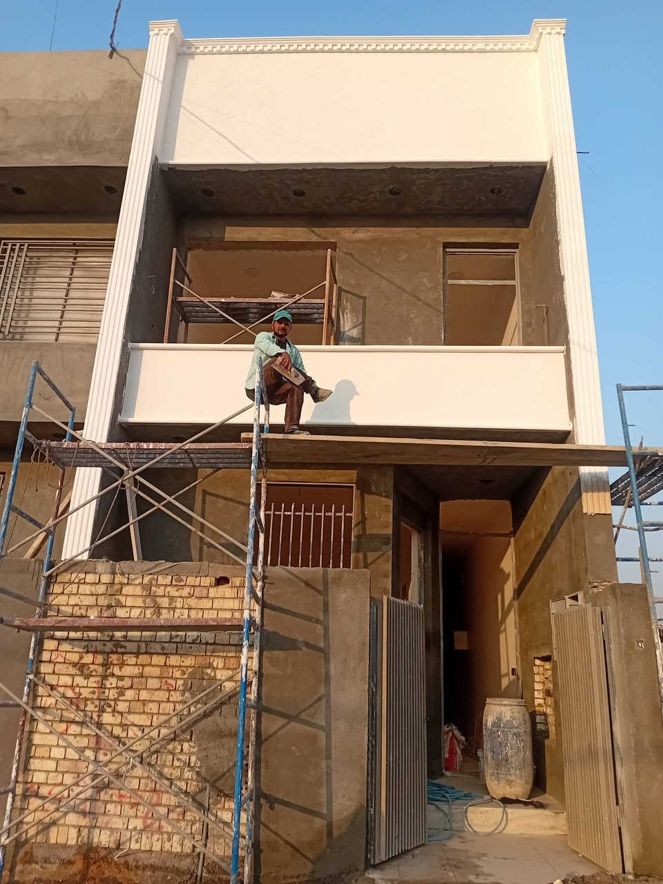 عادل المصري.خلفات اسمنت درجه اولى بغداد الجديد***********
