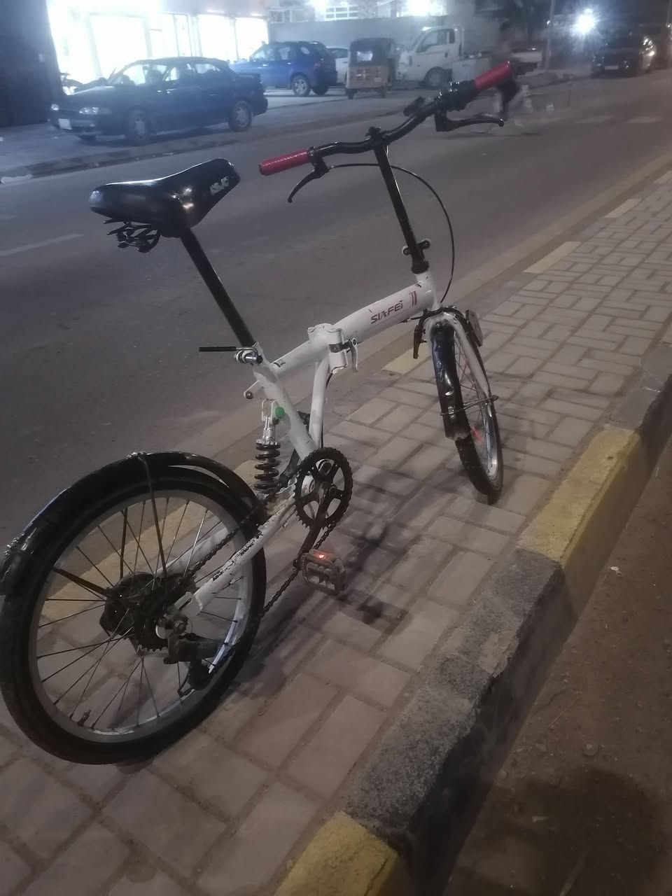 للبيع بايسكل حجم(20)بايسكل بعدة جديد سعرة 50 وبي مجال واتساب ***********
هاتف *********** عنواني خان بني سعد قرية خلوف
