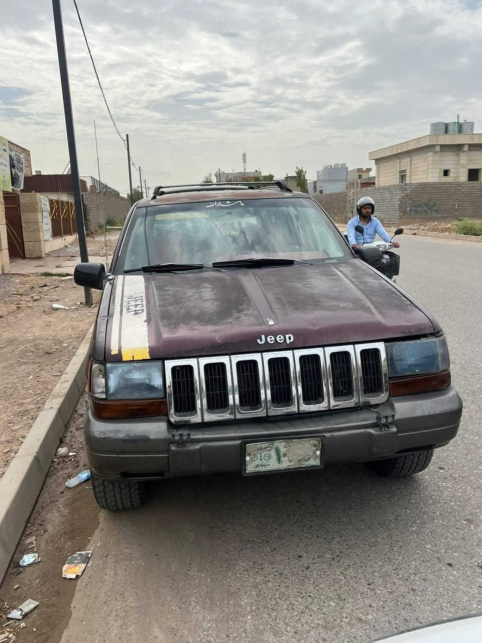 السلام عليكم للبيع او مراوس
جيب شيروكي موديل 93 
سياره حلره محرك بلادي لا صرف ولا نفخ
كير نمره وحده فقط يجي
سياره بدون صبغ
رقم نينوئ شرط التخويل فقط بدون وكاله
سنويه واجها
كشنات كهرب جامات كلو شغال كهربائياتها
مكاني موصل
سعر السياره 35 ورقة
***********
