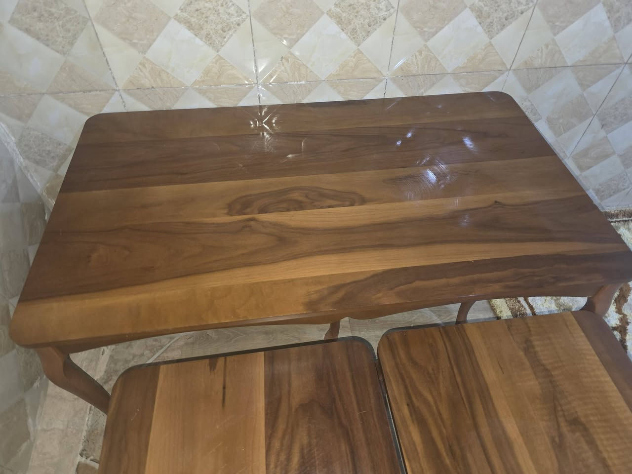 ميز شاشه وطبلات وسطي صاج نوع لاخشاب الزان لاصلي الطبيعي ضد الماي والرطوبة
ب١٨٥ طبلات خمس قطع 
ميز شاشه ١٣٥ 
مكاني لاصمعي


**إذا كنت صاحب هذا الإعلان وتريد حذفه لأي سبب، رجاءا أرسل رسالة إلى الدعم الفني**