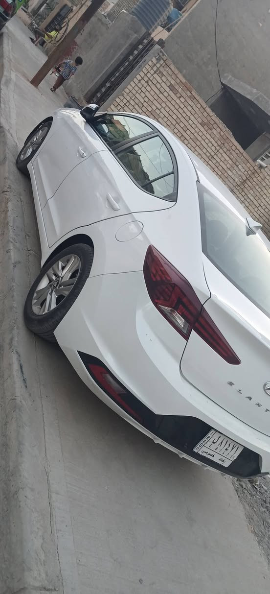 النترا٢٠١٩  وارد مريكي بدون صبغ بدون حادث مكفوله ماشي ٦٠ سياره جديده وخير ما الله سعر ١٢٥ وبيه مجال قليل مكان بغداد زعفراني ***********
