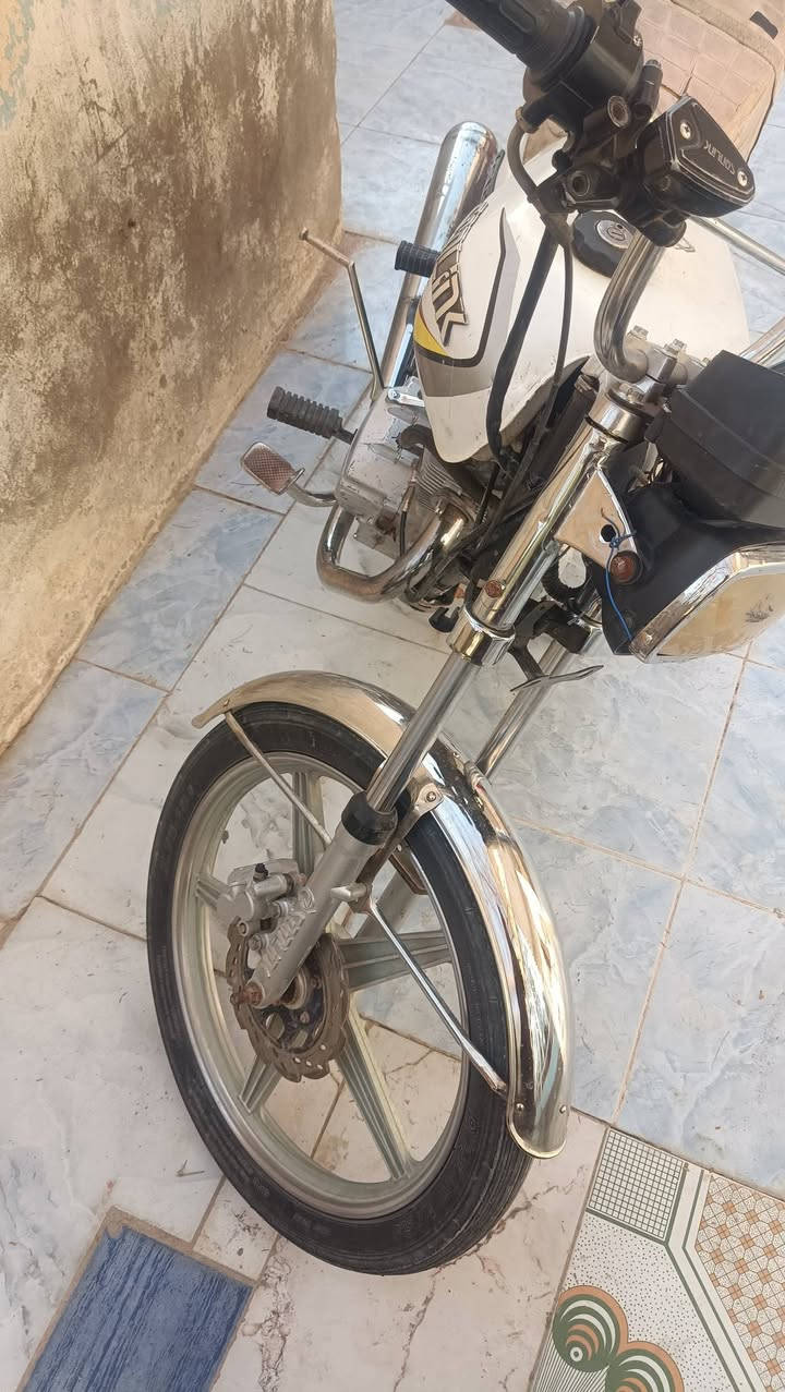 للبيع بعقوبه بهرز موديل 22 سيفان.           ***********
