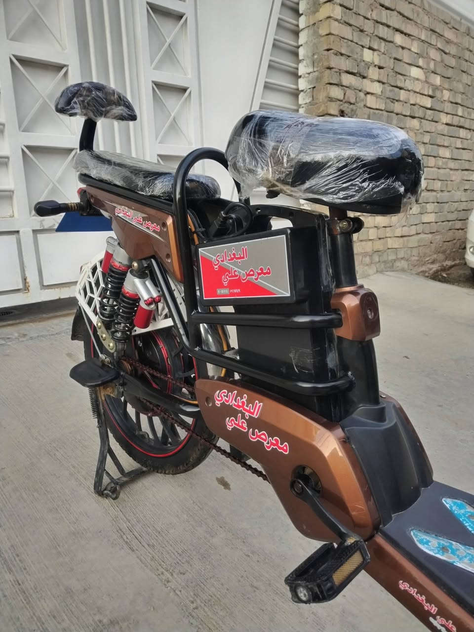 السلام عليكم دراجه شحن حجم 20 دراجه نضيفه وكامله اربع بطاريات سرعته 50 km حقيقي وياه
 شاحنه وبصمه وسويج السعر 250 وبيه مجال 
العنوان بغداد الامين الثانيه 
رقم ***********
