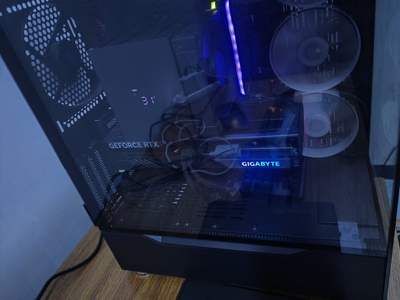 Pc للبيع
المعالج 
AMD Ryzen 7  5800X
مدربورد
 ASUS TUF GAMING B450-PLUS II
كرت الشاشة
GIGABYTE RTX 4070 12G
هارد
SSD M. 2 Lexar 1T
رامات 16 G
بور سبلاي 
Hydro G PRO 1000W
الموبرد 
AK620 ابو شاشة
الكيس
GAMING
مكاني بغداد ماعندي توصيل
السعر 1650 الف قفل
*********** واتساب
