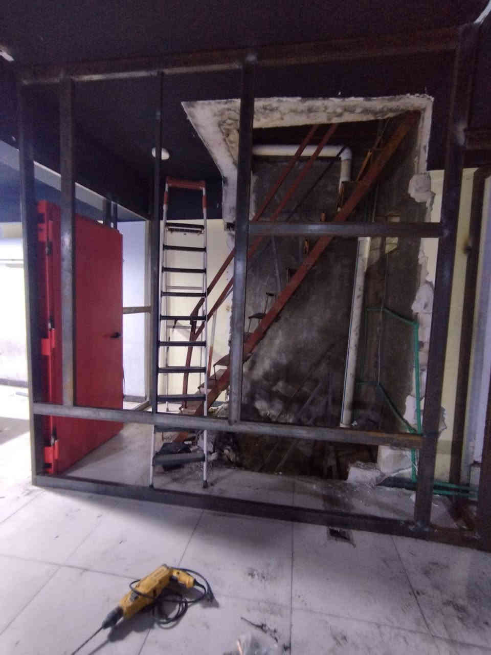 سلام عليكم ورحمه الله 
حداد متنقل داخل كربلاء 
حداد باب شباك تصليح 
درج طوارئ سقايف 
محجرات درج باب سلايت 
اسعار مناسبه للاستفسار الاتصال على الرقم التالي ***********يوجد واتساب على الرقم ❗
