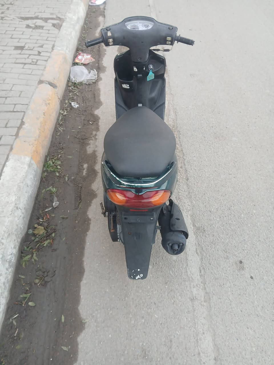 بغداد الشعله دراجه للبيع سعر 500 رقم الهاتف***********  دراجه ما مفتوحه مكينتهه
