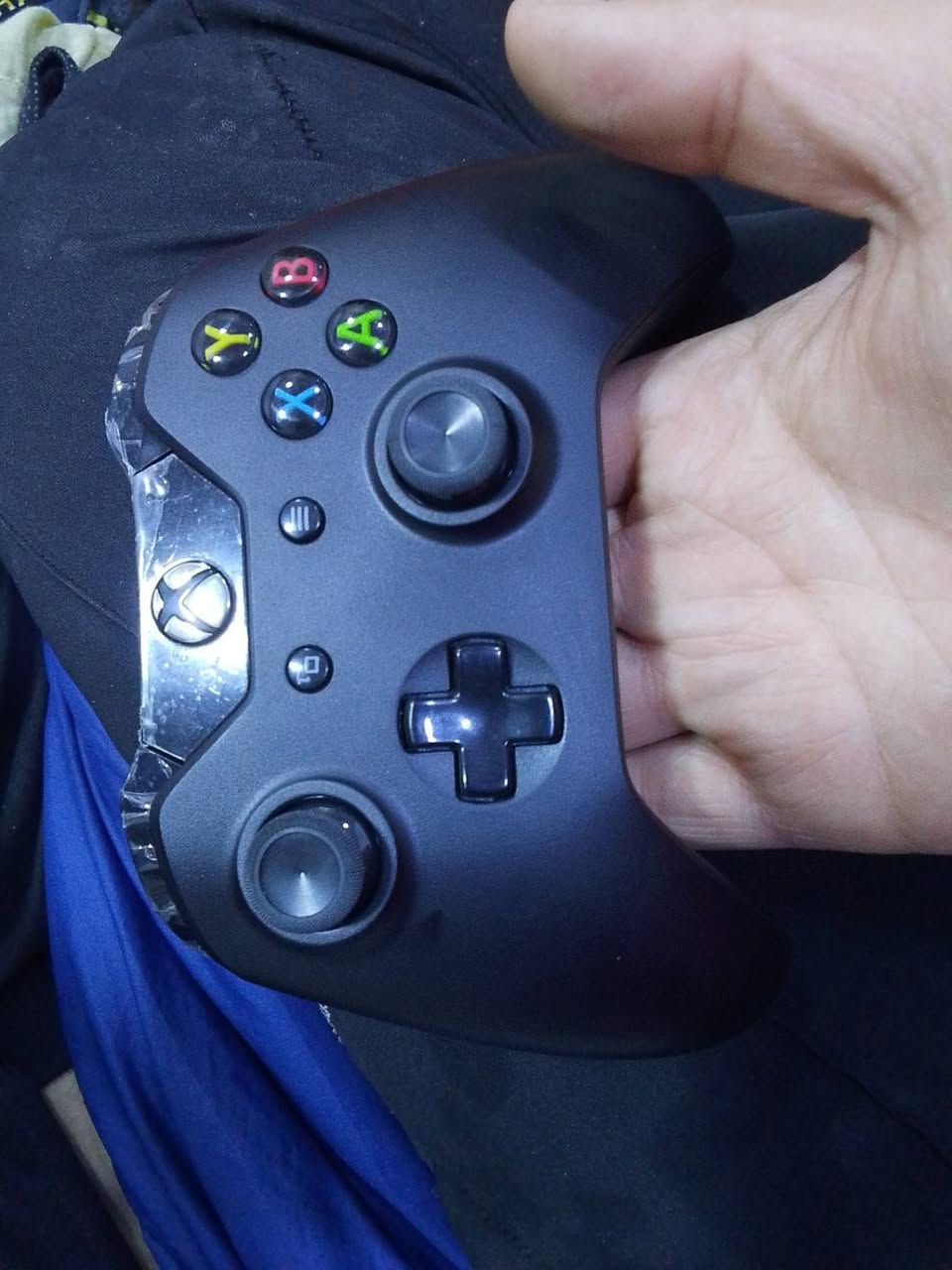 🎮 يد Xbox One أصلية 100%
🔹 من شركة Microsoft
🔹 موديل 1537
🔹 نظيفة جداً وحالتها ممتازة
🔹 تشتغل تمام بدون مشاكل
🔹 تشتغل سلك على PC أو Xbox
🔹 بدون بطارية
🔹 بدون دنكل
🔹 بدون كارتون
💰 السعر: 35,000 دينار قابل للتفاوض البسيط
للاستفسار خاص 📩


**إذا كنت صاحب هذا الإعلان وتريد حذفه لأي سبب، رجاءا أرسل رسالة إلى الدعم الفني**