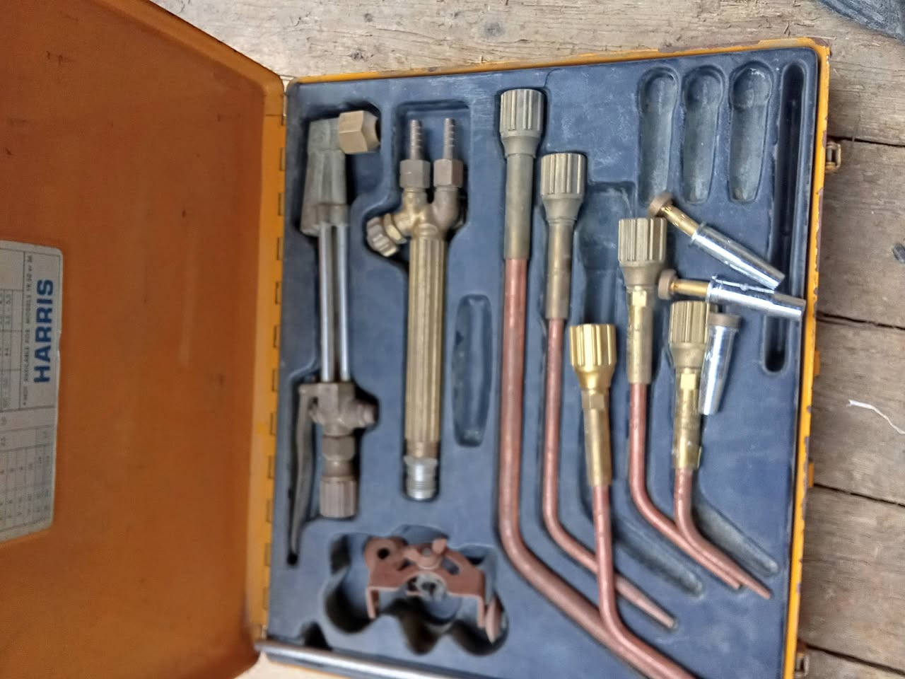 غراض للبيع رقم الهاتف ***********
