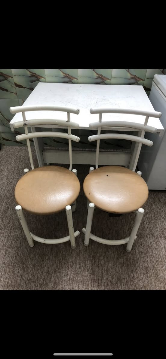 ميز طعام اربع كراسي 100 بوفيه 50 وبيهن مجال مكان الكمالية


**إذا كنت صاحب هذا الإعلان وتريد حذفه لأي سبب، رجاءا أرسل رسالة إلى الدعم الفني**