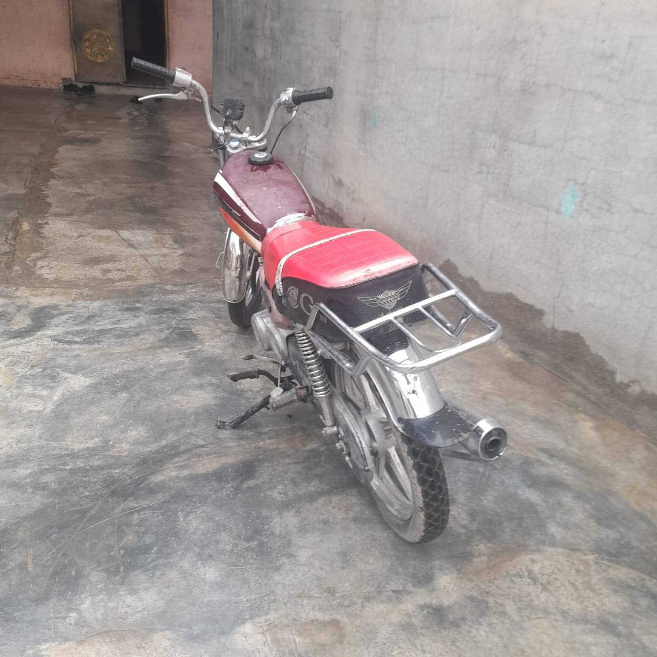 دراجة إيراني موديل 2019 نضافة مثل ما مبين بل صور سعر 300 وبي  مكان ديالى جلولاء شلعة ومعدل فول
مجال الاتصال ***********
