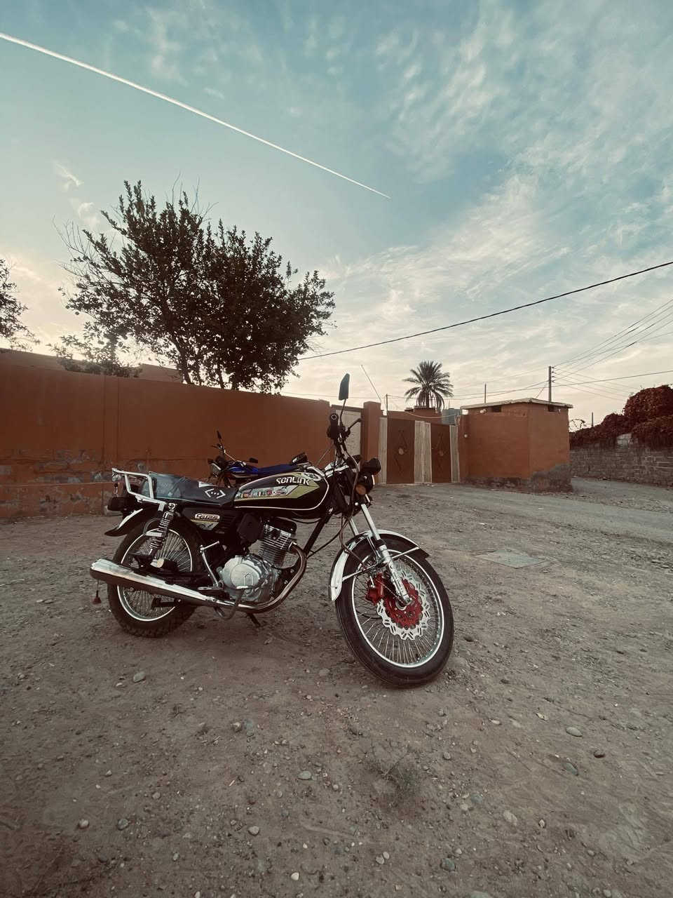 السلام عليكم عندي موطور تايكر 2025 شرط محرك ما مفتوح موصفات فول السعر 650 بي مجال شي قليل الرقم *********** بي وتساب
