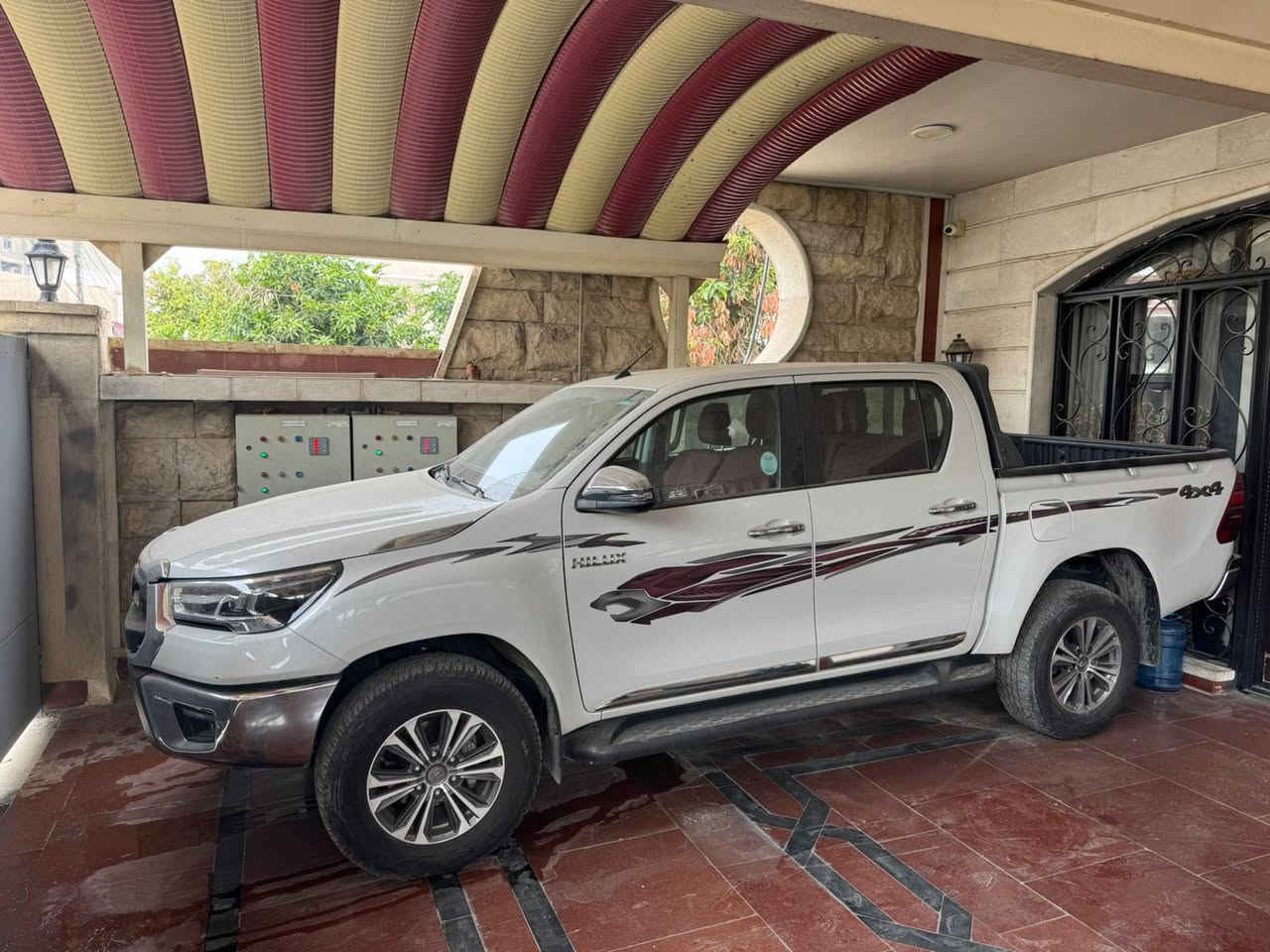 بيكم تيوتا 2023 سعودي بصمة مكفولة كفالة عامة ماشية 17 الف بعدهه بتراب الشركة  ***********.  السعر 33 الف دولار قفل
