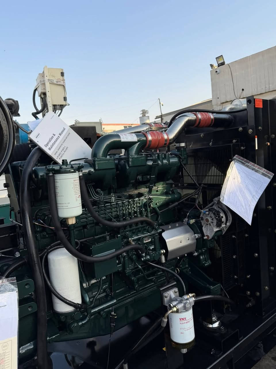 سلام عليكم 

🔥مولد دايو دوسان. بلادي اوربي 🔥.   (Zero hours )

✅6سلندر. حجم كورين. دوسان ✅

✅توليد Leroy -somer330KVA ✅.  موديل 2023
✅سوبر. - انتر كولر - بم كهربائي✅
✅ فول اوتو نضام حمايه شاشه دبسي✅
✅ مولد زيرو صفر ساعه  zero hours ✅

📍عنوان أربيل صناعه جنوبيه 📍
 🚚يوجد توصيل جميع  المحافظات 🚚🚚

***********📞
***********📞
***********📞
***********📞
