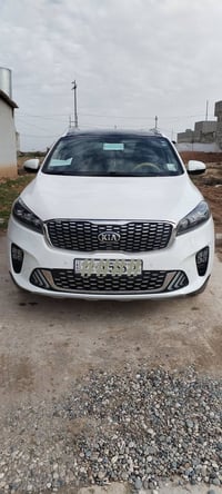 سورنتو 2019خليجي 1/2 6سلندر محرك مكفول   7راكب ماشيه 60الف. 0770177199...