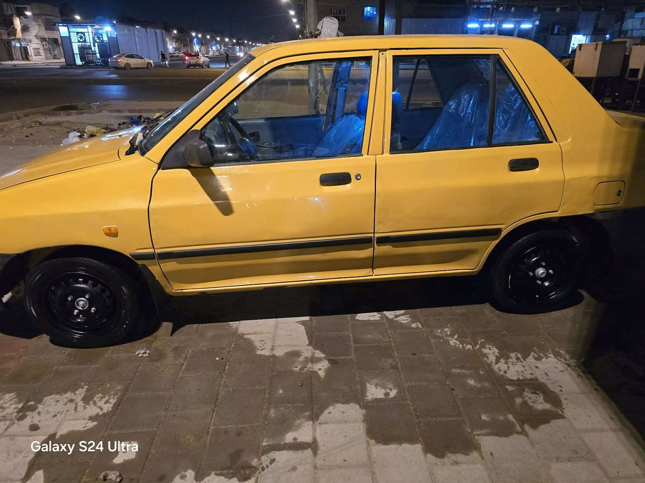 السلام عليكم سايبا 2015 سياره حلوه ونضيفه رقمها احمر وبيها غلط بل سنويه مكتوبه خصوصي
وعليها هيئه 500 كير مكينه صدر تايرات كهربائيات كله جديد ترايك وين ميعجبك السعر 25 وبيها مجال مكاني مدينه الصدر قطاع 39  هاتف *********** 
اي استفسار الاتصال ع رقم الهاتف
