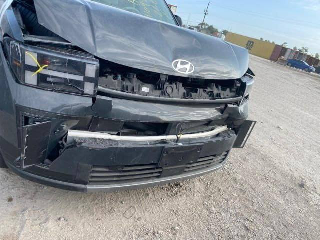 🚗 هيونداي سنتافي 2025
📌 الموديل: 2025

📌 الفئة: S

📌 المحرك: 2.5 لتر – 4 سلندر

📌 القير: أوتوماتيك

📌 الدفع: أمامي

📌 الوقود: بنزين

🛋️ المواصفات:

شاشة وسطية كبيرة

نظام Apple CarPlay / Android Auto

كاميرا خلفية

حساسات خلفية

مثبت سرعة

تشغيل بمفتاح

مكيف قوي

مقاعد قماش

تحكم بالمقود

أنظمة أمان (ABS – مانع انزلاق)

✅ الحالة:

السيارة داخلة بكتاب شهداء

للاستفسار ،السعر ٢٤٠ وبي مجال ***********
