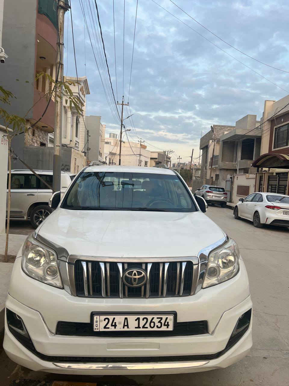 فول مواصفات 1/1  يعني مايحتاج اعدد 

شاشة 

تحكمات ستيرن 

نظام اقتصادي بيها فول فول 

7راكب 

محرك كير كله بشرط تفحص على راحتك شرط سونار 

سنويته 2027

 

سعر 220$ بيها مجال للشراي 

*********** او واتساب 

مكان سيارة موصل
