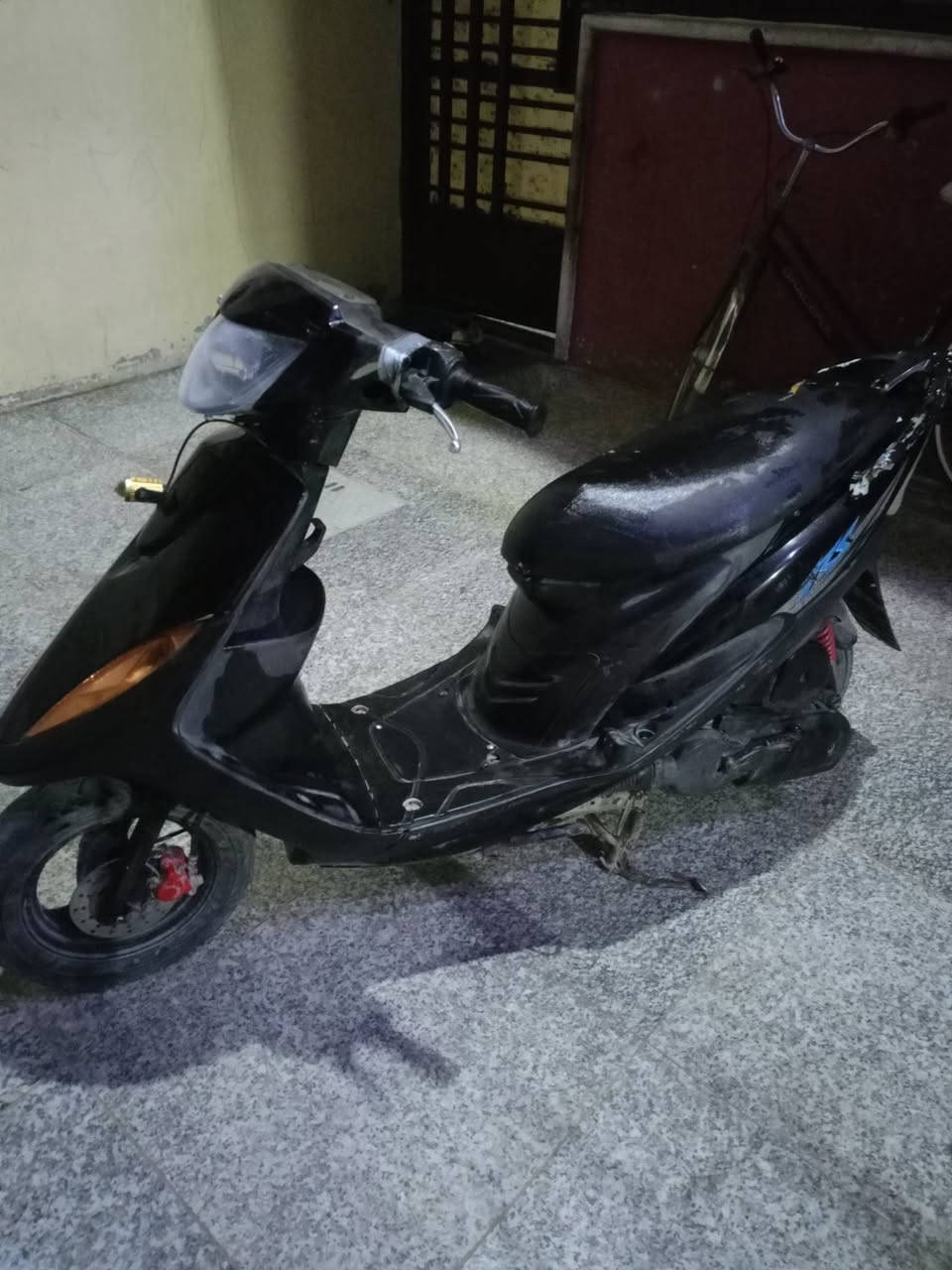 سلام عليكم  دراجه ماكس عدله نضافتها شوف اعيونك نكره سلف بأي وقت دراجه دبل تاير جديد  نقصها فقط باتري  سعر ب 475وبيها مجال للشراي يشلع عيوني  هاذه رقم *********** مكان العبيدي شارع 20
