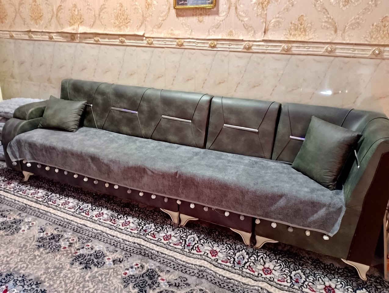 سلام عليكم غراض منزليه البيع طخم 2مثل ماموضح بلصور احمر ورصاصي
وثلاجه زغيره السعر خاص مكلف بلنشر ***********
