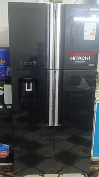 هيتاشي • ٤ باب • مستعملة نظيفة