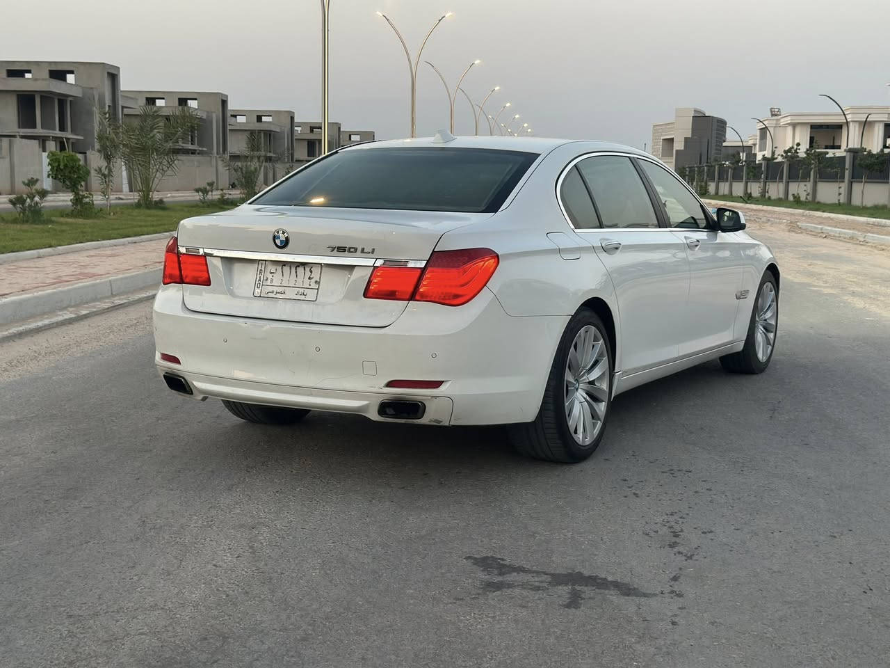 سلام عليكم
للبيع او للمراوس
BMW750 f02 2011
ماشيه (175000)✅
وارد خليجي فول موصفات
-سلايد روف
-خمس بردات
-خمس كامرات
-بيبان شفط اربعه مع الصندوق
-ستيرن خلفي يفتر مع الامامي
-جوبلس ابلادي يتحكم بارتفاع السياره
-رادارات امامي وخلفي
-شاشات خلفيه 
-داخل كرزي (لون مميز) 🍒 
-ميموري كشنات
وبعد مواصفات ماتنعد
مكفوله من الحادث جان بيهه كت 
ع الهلالات وشلته وصبغت مكانه فقط 
رقم بغداد مميز (شرط التحويل)
السياره مسويلهه ادامه كامله للمحرك 
شاشة التحكم بدون اي اعطال ✅
( بيهه نواقص قليله تنزل من سعرهه )
مكاني البصره /شط العرب / الصالحيه 
السعر (160) $ وبيهه مجال
 ***********
