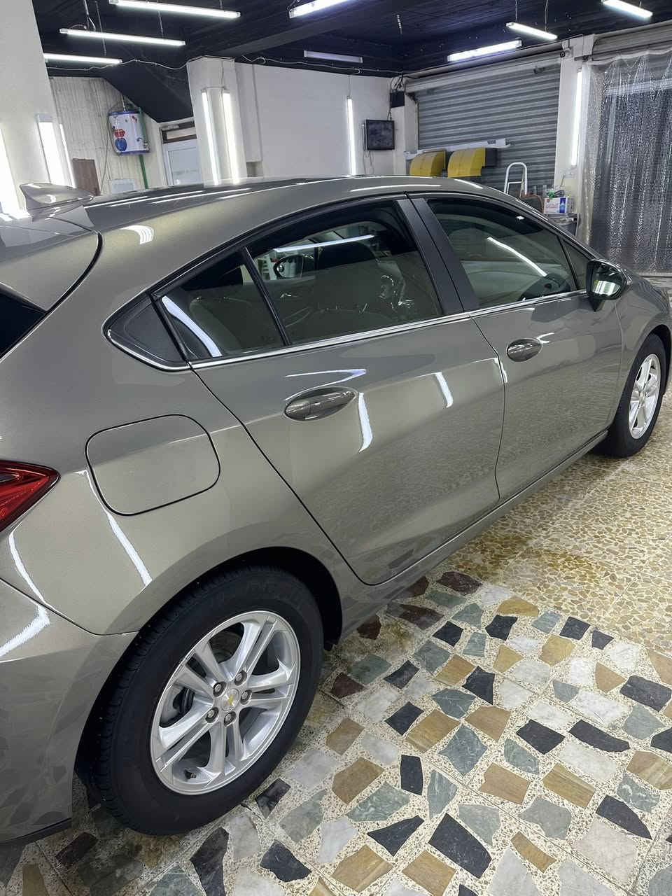 شوفرليت كروز موديلlt 2018
مواصفات فتحة سقف

تشغيل عن بعد

تحكمات سترين

تحديد سرعة

كامرة دوار

كشن سايق كهرب

شاشة

بقيت المواصفات معروفة

محرك1400 توربو

السيارة حاليا ماشية 88كيلو

السيارة بيها جاملغ السايق صبغ

واسفل قبغ البانزين صبغ

السعر 100ورقة

رقم الموبايل

***********
