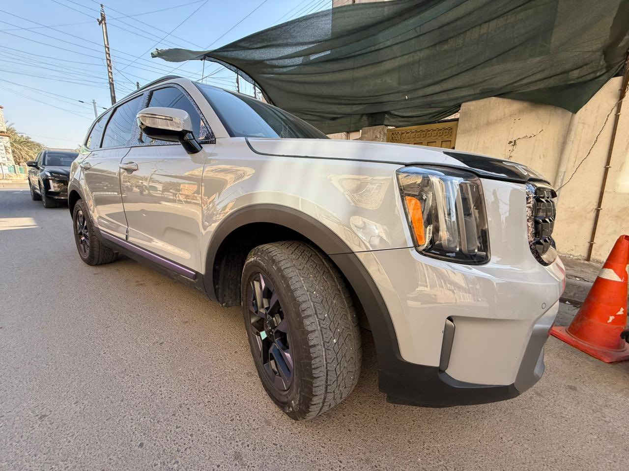 السلام عليكم ورحمة الله وبركاته 

كيا تلورايد موديل 2023  لون اسمنتي وارد امريكي فول فئة ( xpro)  اعلة مواصفات حادث غرق وك ضفايرها مرجع بيها بلادي غرقها جوة الكشن واصل  مكفوله كفاله عامة من الصبغ والبارد والرصعات والخدوش والتبديل 
رقم الشاصي يمك بالمنشور
 فول مواصفات فتحتين كشنات  تبريد تدفئة 
ماشية (23ميل)

السعر 33 الف وبيها مجال وتشلع عيوني 

 كلشي موضحلك بالتصوير وبالمنشور

 

مواصفات سيارة  
1- بانوراما قطعتين
2-كشنات تدفئه تبريد امامي خلفي
 3-كشنات جلد اسود ملكي 
 4- 7 راكب vip منفصل  
5-كشنات خزن كهربائي 
6- نظام صوت متكامل (10) سماعات من Harman Kardon
7-ستيرن تدفئه + هزاز ستيرن 
8-شفتات ستيرن مع تحكمات كاملة 
9-شاشه دجيتال الكتروني 
10-داتا شو 
11-خمسة كامرات 360 درجة
12-كامرة دواره 
13-كامرة بالمري +كامرا وسطية 
14-لايتات زينون 
15-لد خلفي 
16-اشارة بالمري 
17-بصمة 
18-بصمة ابواب 
19-سايد بريك كهربائيّ 
20-صندوق كهربائي ( بصمة ) 
21-نظام المنحدرات  
22-بردات خلفي 
23-محرك 6سلندر 3.8L 
24-تشغيل عن بعد و دخول ذكي 
25-اوتو هولد +اوتو ستوب 
26-توقف ذاكي 
27-مثبت سرعة مع مثبت مسارات 
28-تحديد مسارات متكامل مع قيادة ذاتية 
29-رادارات امامي خلفي جانبي 
30-حساسات امامي خلفي جانبي 
31-شحن وايرليس لجميع المقاعد الامامية والخلفية
32-التبريد مركزي 3 قطع 
33-اتو Stop 
34-المرايا الجانبية قلاب عند الرجوع للخلف
تنتة كنتارا 
رقم بغداد  باسمي 
مكان السياره بغداد  

 هـ ***********
