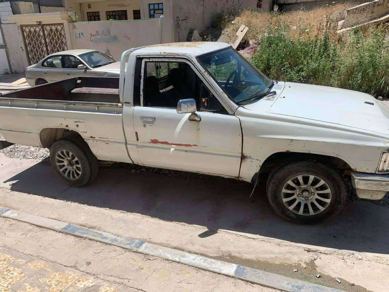 السلام عليكم 
بيكم تيوتا 84 مكينة وگير شرط گير 4 نمر تخم تاير جديد ويلكب صاحبو الشرعي بالموصل حي الشرطة
السعر 18 وبي مجال 
مكلف بالنشر رجاءاً لاتراسل 
إتصل على راعيه ***********
