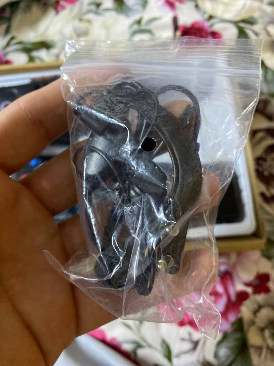 هذا الجهاز هو جهاز اتصال لاسلكي من طراز Baofeng BF-888S.تحتوي العلبة عادةً على جهازي لاسلكي مع كامل ملحقاتهما مثل البطاريات والشواحن.يعمل الجهاز بنطاق تردد UHF ويتميز بـ 16 قناة.تصل سعة البطارية إلى 1500 مللي أمبير، مما يوفر وقت تشغيل طويل. سعر هاص❤️


**إذا كنت صاحب هذا الإعلان وتريد حذفه لأي سبب، رجاءا أرسل رسالة إلى الدعم الفني**
