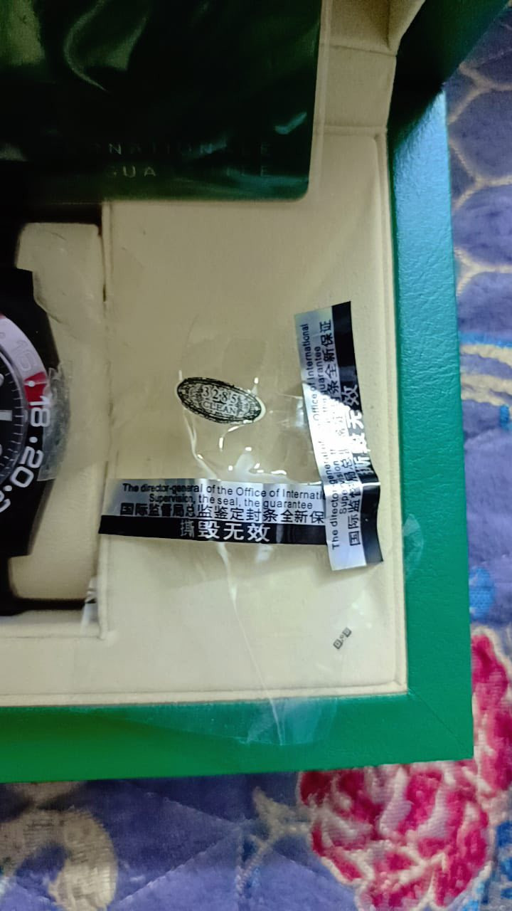 السلام عليكم
رولكس معمل #كلين 
الساعة ابد مملبوسة 🎯
شرط الفحص ✌🏻 
النسخة دايمون مع علبتها و كاملة شخط بساعة مبيها جديدة غير ملبوسة .


**إذا كنت صاحب هذا الإعلان وتريد حذفه لأي سبب، رجاءا أرسل رسالة إلى الدعم الفني**