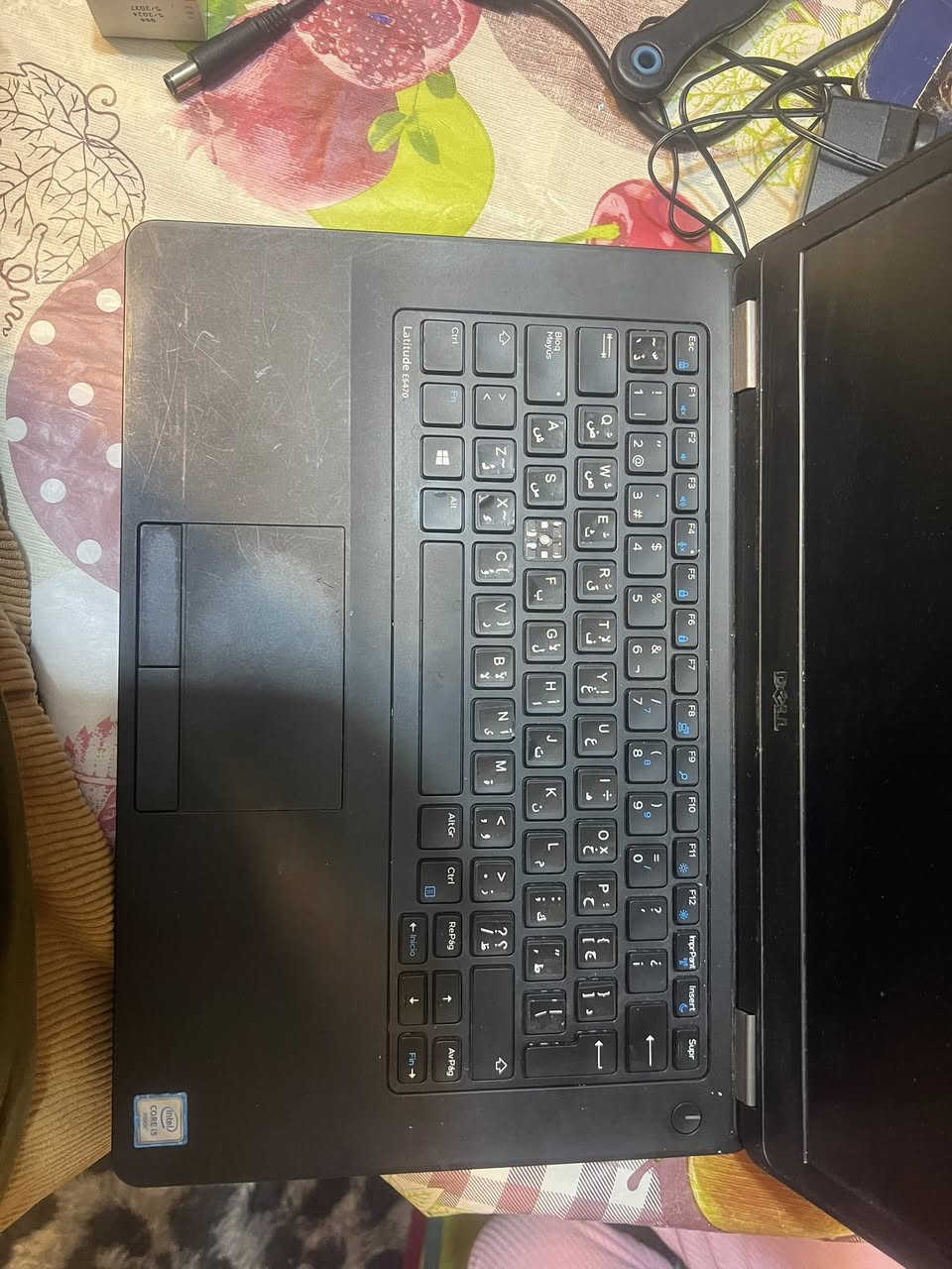 لابتوب للبيع ديل مواصافته واضحه بالصوره دگمه وحده نقص بيه وتدوس طبيعي والشحن خير من الله يطول ٤ ساعات وفوق وشاحنتها الاصليه السعر 250  وبيها مجال قليل كلش 
***********
