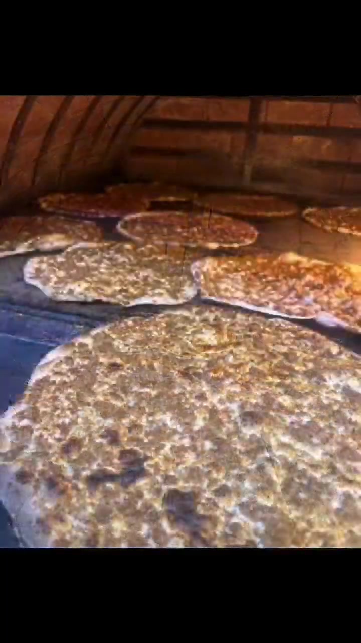 🔥 كل لقمة تحچي قصة طعم!
لحم بعجين محضّر بحب، بعجينة طرية ومحمّرة ولحم متبّل بتوازن يخلي النكهة ما تنوصف. 🥩🤤
إذا تدور على وجبة تشبع وتستمتع بيها، وصلّت للمكان الصح. ✨
🚚 توصيل سريع داخل بغداد 📍 حي الخضراء
⏰ نستقبل طلباتكم يوميًا من 5:00 العصر إلى 3:00 الفجر
📞 للحجز والطلبات: ***********
اطلب هسه وخلي وجبتك توصل ساخنة وطازجة. ❤️🔥
#لحم_بعجين #بغداد #حي_الخضراء #توصيل_سريع
