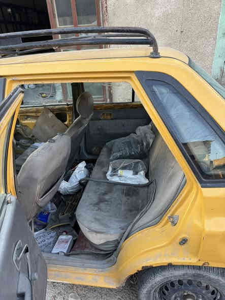 السلام عليكم 
سايبا ٢٠١١
شواصي مكفولة لا لحيم لافطر لا تصليح 
السيارة عوزها ترتيب ومكينتها شغالة بس بيها صوت 
مازدات وبكلايتات جدد 
زوج تايرات امامية 
*********** 
بغداد/شرطة الرابعة 
السيارة قفلها ١٧ ورقة جواها بدينار ماكدر ابدد
